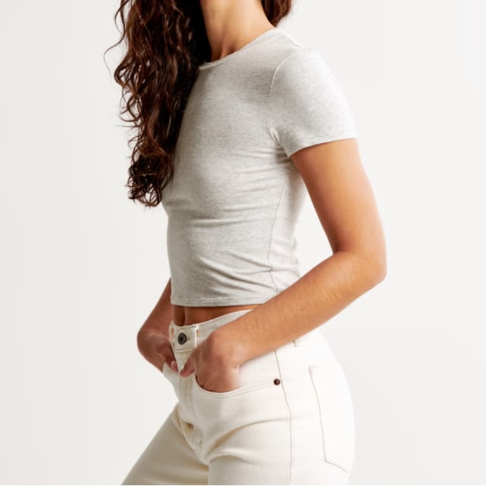 Abercrombie Essential Baby Tee in Light Grey